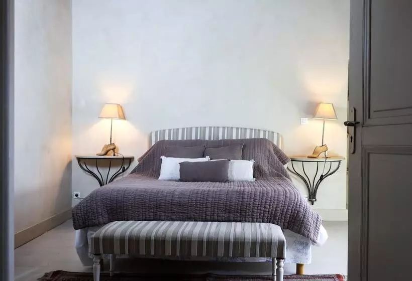 تختخواب و صبحانه Maison De La Pra