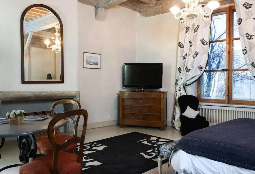تختخواب و صبحانه Maison De La Pra