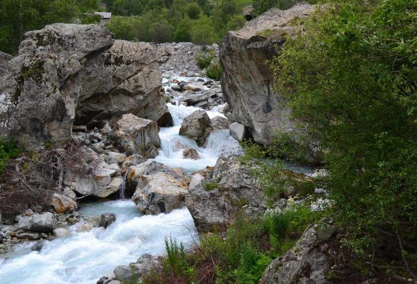 ホテル Auberge La Douce Montagne