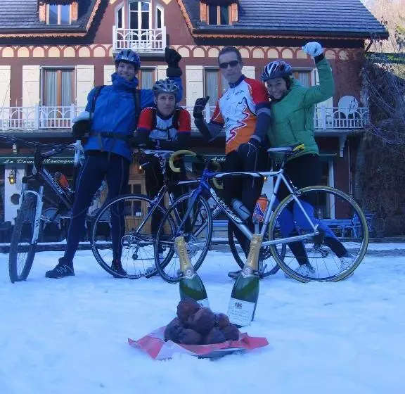 Hotelli Auberge La Douce Montagne