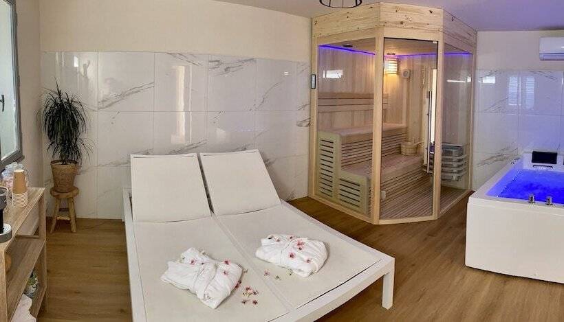 فندق Calavita Rooftop & Spa