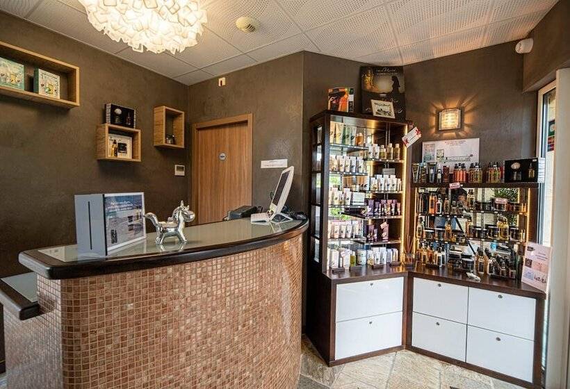 ホテル Château De La Falque, The Originals Relais