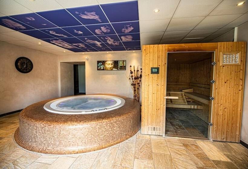 ホテル Château De La Falque, The Originals Relais