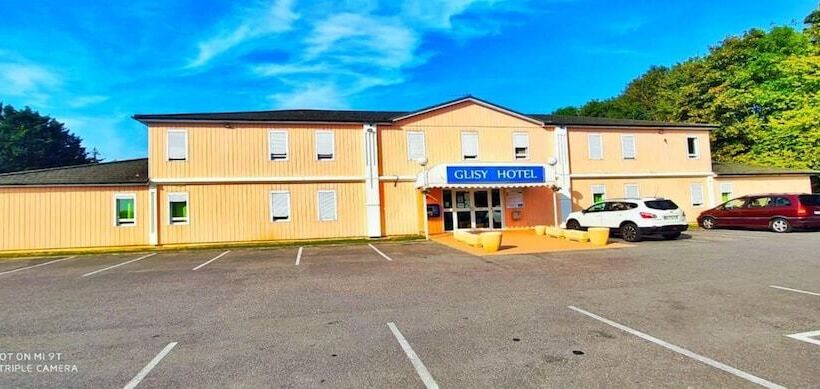 Отель Glisy Hôtel