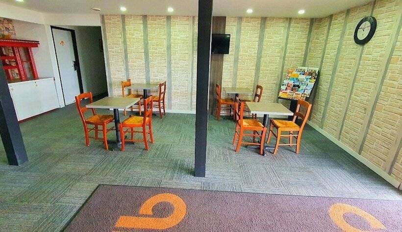 Отель Glisy Hôtel