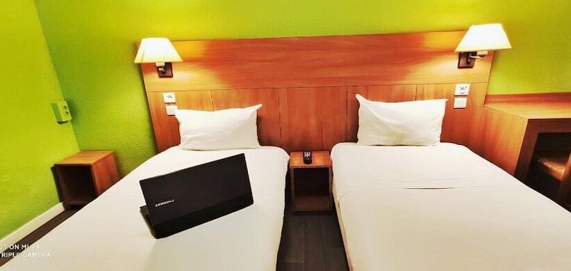 Отель Glisy Hôtel