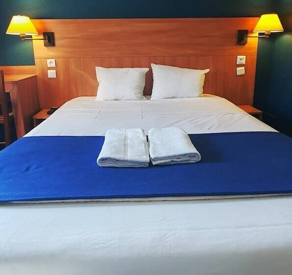 Отель Glisy Hôtel