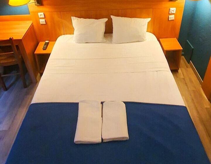 Отель Glisy Hôtel