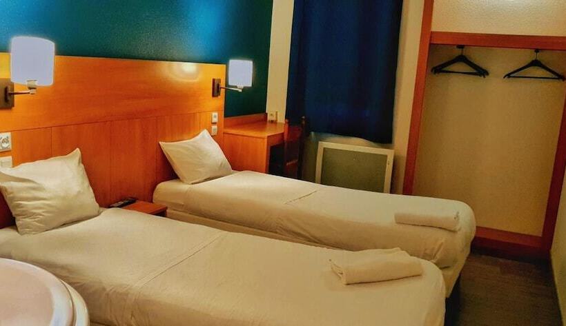 Отель Glisy Hôtel