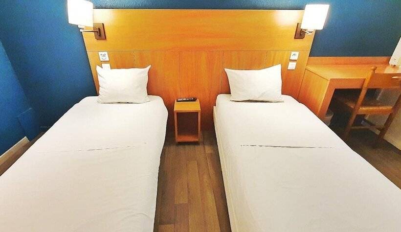 Отель Glisy Hôtel