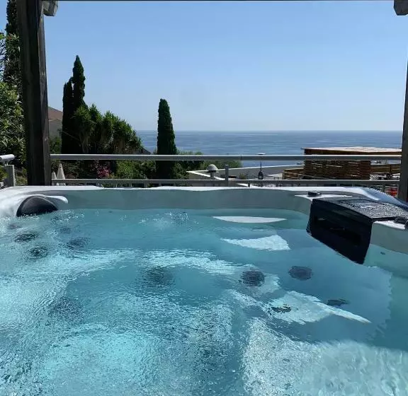 ホテル Calavita Rooftop & Spa