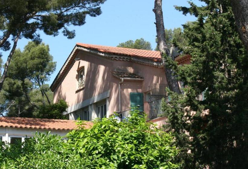 هتل Hôtel De La Mer