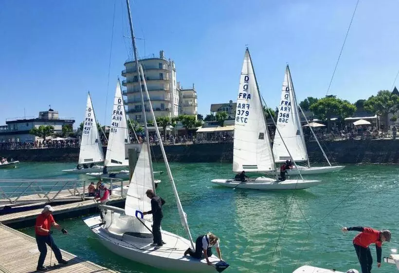 هتل Hôtel L Albatros