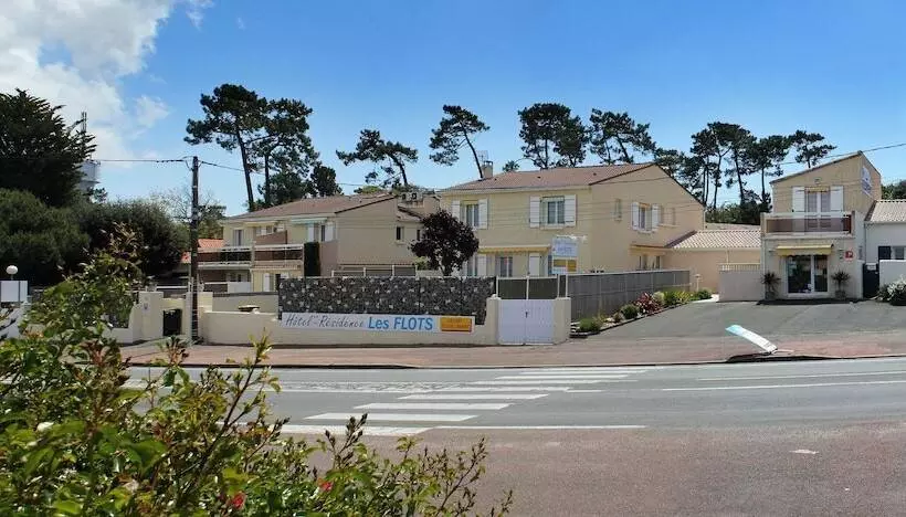 ホテル Hôtel Résidence Les Flots