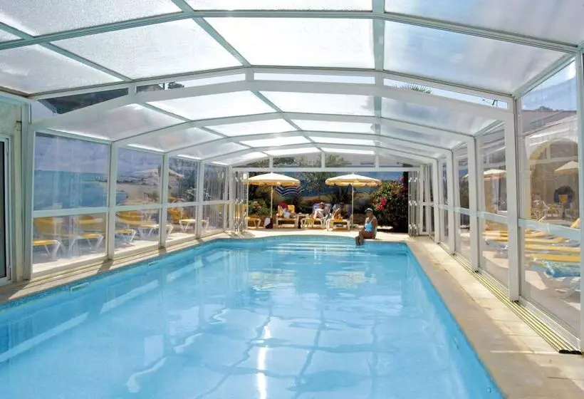 ホテル Hôtel Résidence Les Flots