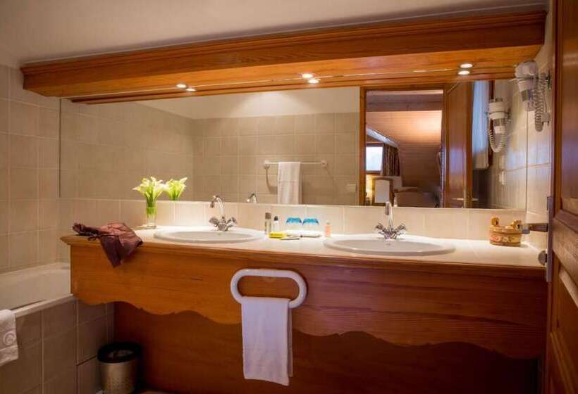 ホテル L Ancolie Chalet Du Lac