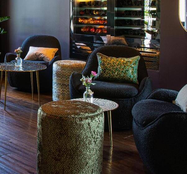 Отель Le Clos Marcel