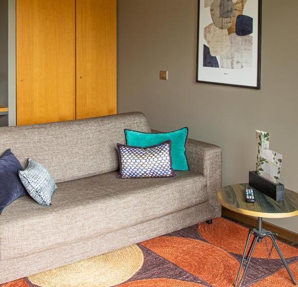 Отель Le Clos Marcel