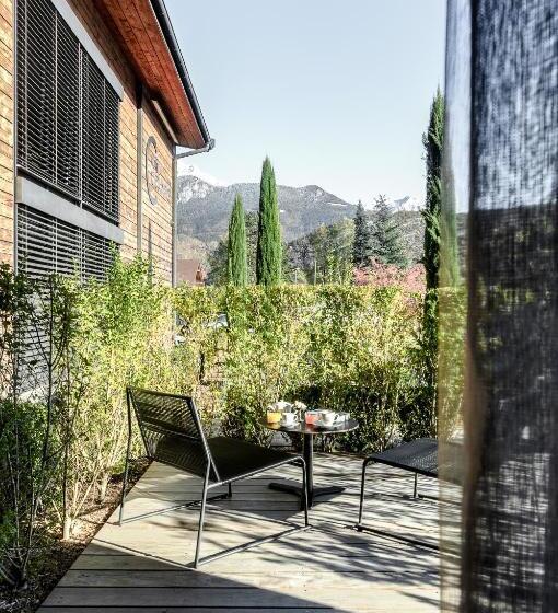 Отель Le Clos Marcel