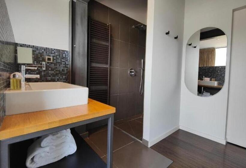 Отель Le Clos Marcel