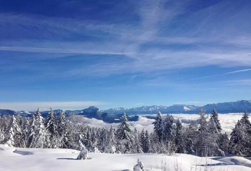 هتل Les 4 Montagnes