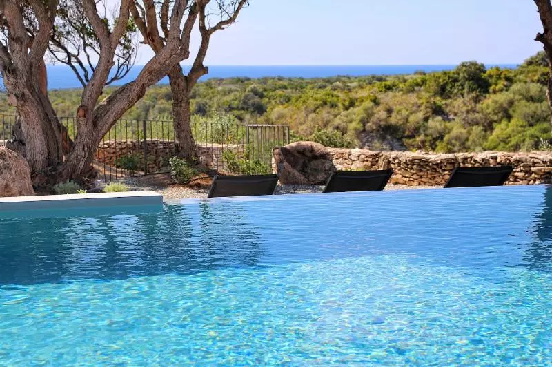 هتل Cala Di Greco