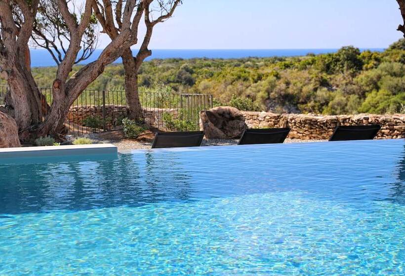 هتل Cala Di Greco