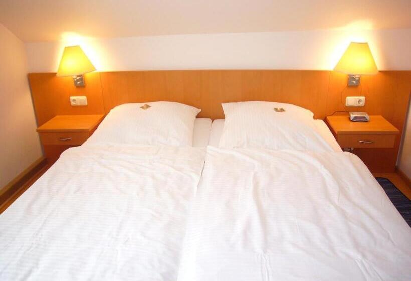 בית מלון כפרי Deutsches Haus