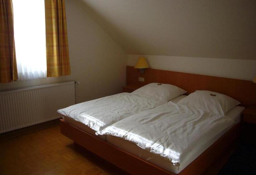 בית מלון כפרי Deutsches Haus