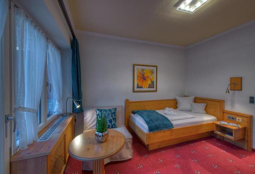 Отель Diana Naturpark