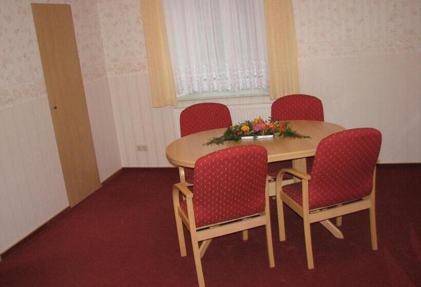 هتل Garni Dekorahaus