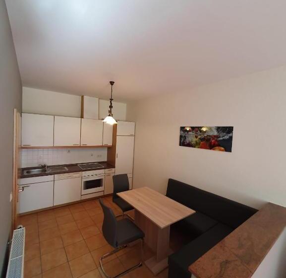 هتل Garni Dekorahaus