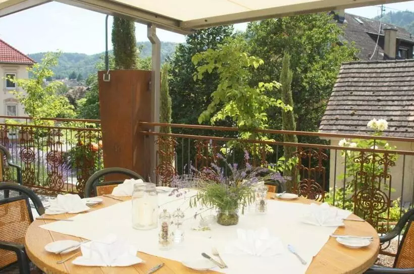 هتل Gasthof Zum Adler   Wahlwies