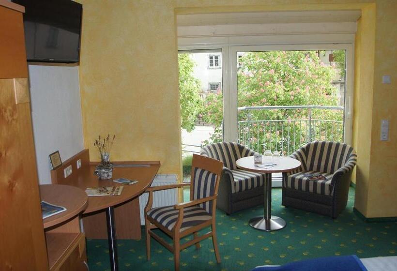 호텔 Gasthof Zum Adler   Wahlwies