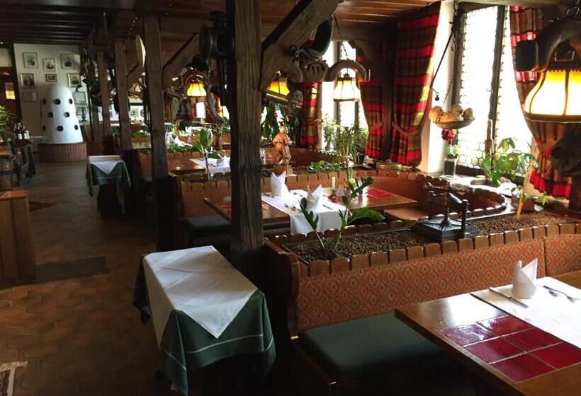 Hotelli Gasthof Zum Weyssen Rössle