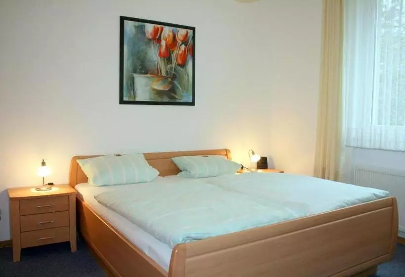 Hotelli Haus Hellhohl Garni