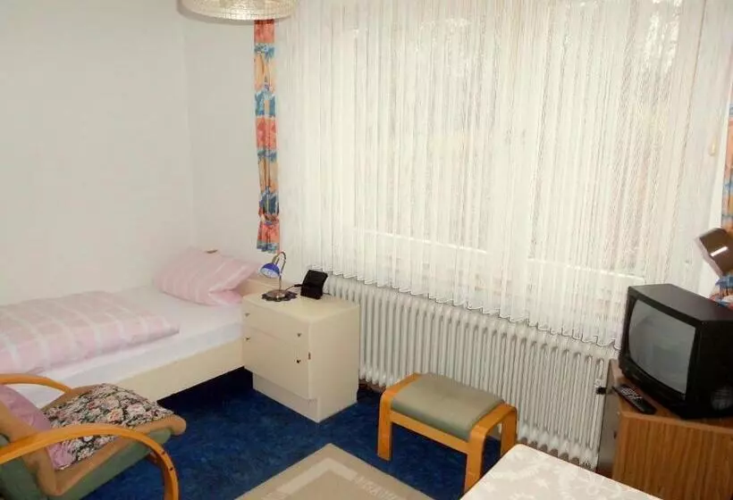 Hotelli Haus Hellhohl Garni