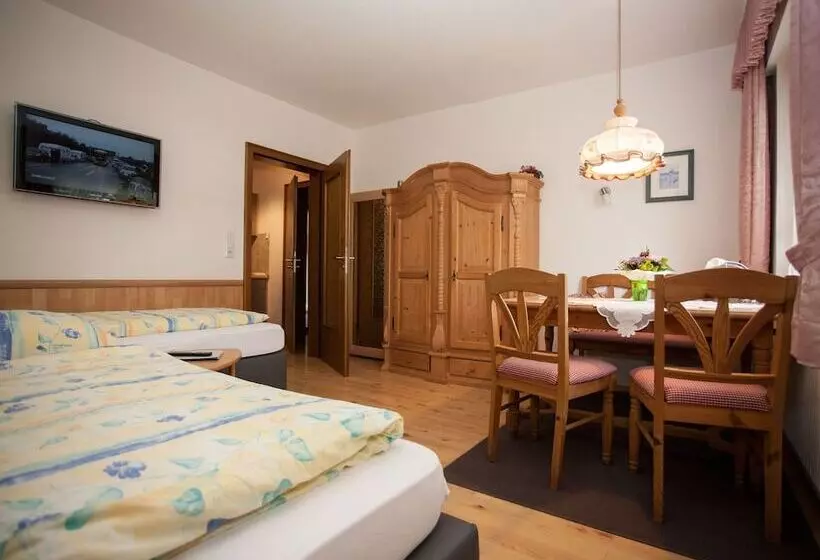 هتل Landhaus Florian