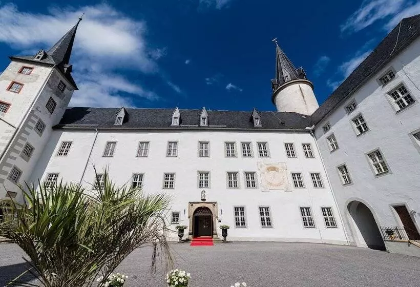 Hotelli Schloss Purschenstein