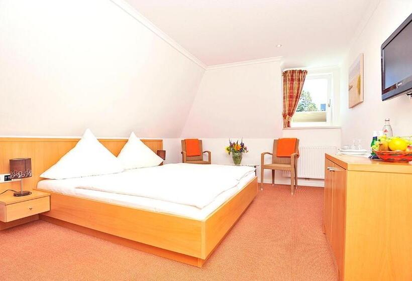 Отель Und Restaurant Petit Robby