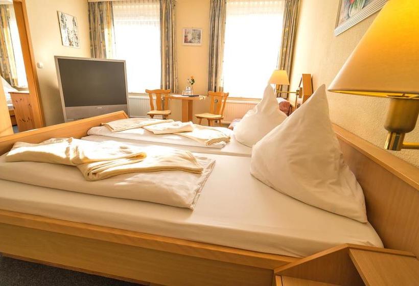 Отель Zum Lieben Augustin