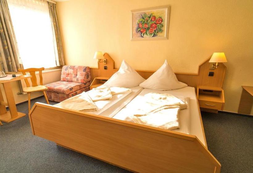 Отель Zum Lieben Augustin