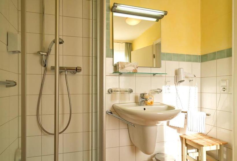 Отель Zum Lieben Augustin