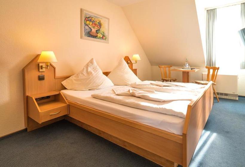 Отель Zum Lieben Augustin