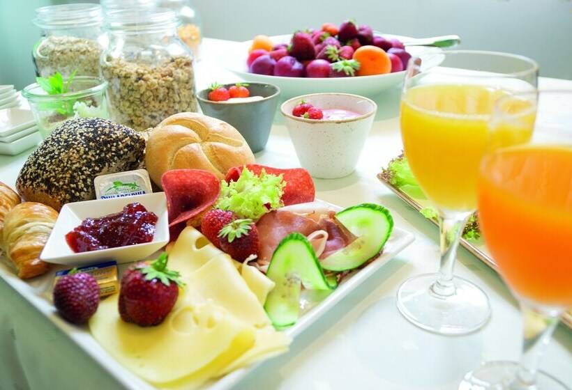 Schwanenhof Hotel Und Restaurant