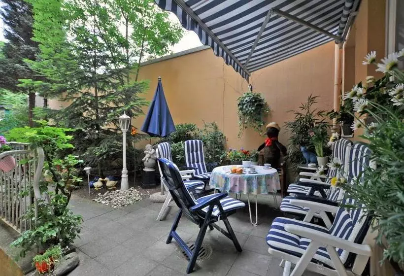 Hotelli Am Ehrenhof