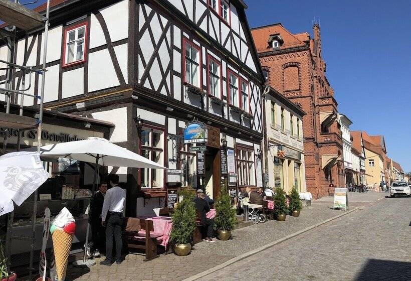 Отель Am Rathaus Adii