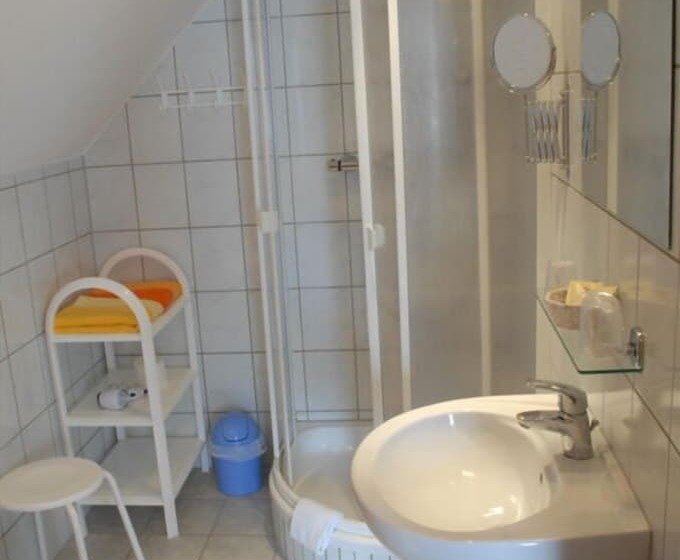 Отель Am Rathaus Adii