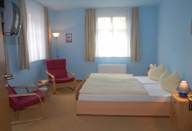 Отель Am Rathaus Adii