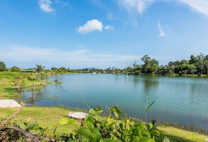 בית מלון כפרי Chalong Miracle Lakeview